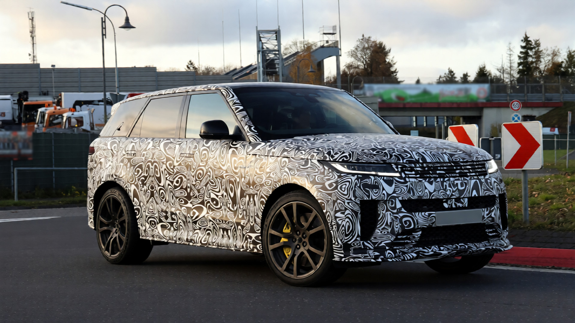 Экстремальный Range Rover Sport SV замечен на Нюрбургринге: возможный прощальный аккорд поколения Экстремальный Range Rover Sport SV замечен на Нюрбургринге: возможный прощальный аккорд поколения | bex-auto.md