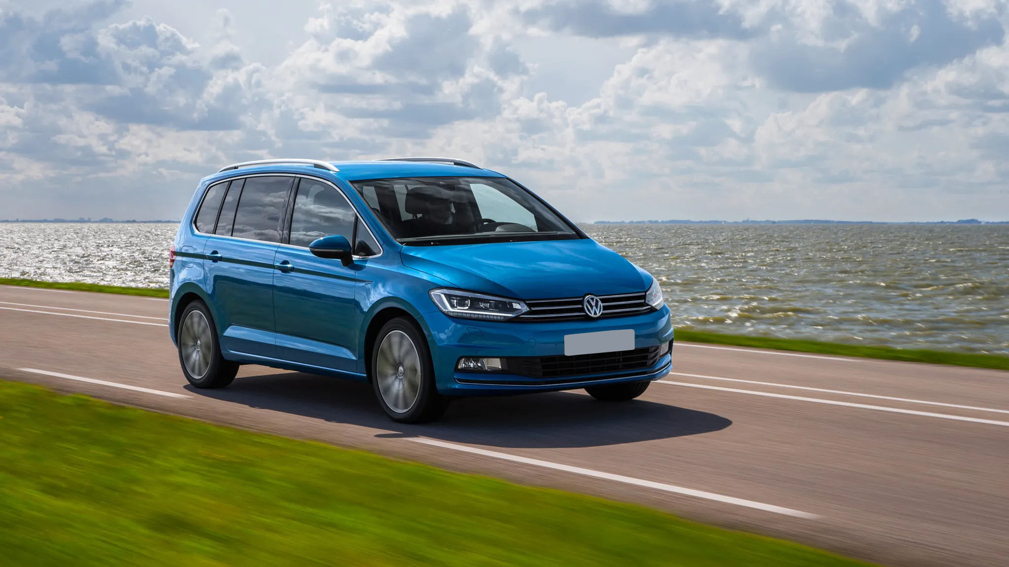 Volkswagen va scoate din producție Volkswagen Touran în 2026, iar monovolumul va deveni istorie.