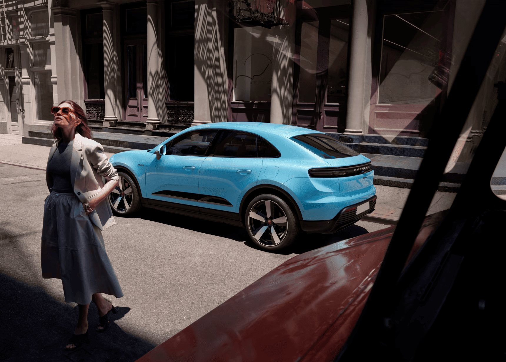 Porsche Macan EV 2026: automobil electric premium cu dinamică îmbunătățită și tehnologii avansate.