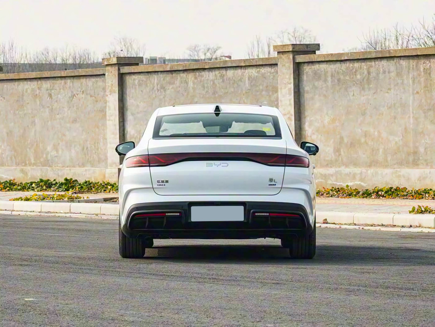 BYD Qin L DM-i Basic+ 2025 - 5 BYD Qin L DM-i Basic+ 2025 - 5 | bex-auto.md