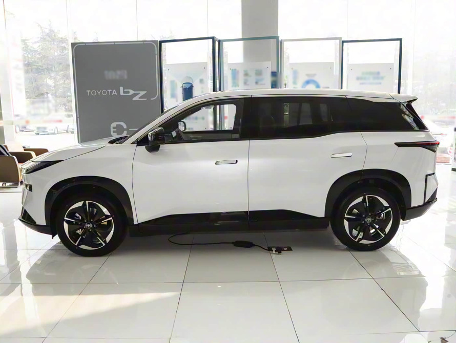 Toyota bZ3X Mid+ 2025 - 6 Toyota bZ3X Mid+ 2025 - 6 | bex-auto.md