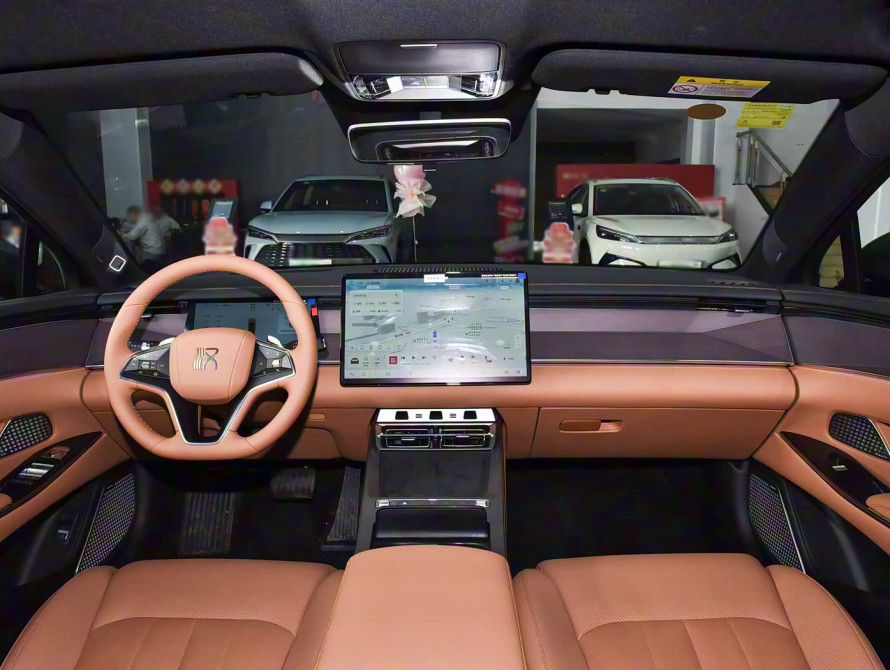 BYD Han L DM-i 200KM Mid 2025 - 17 BYD Han L DM-i 200KM Mid 2025 - 17 | bex-auto.md