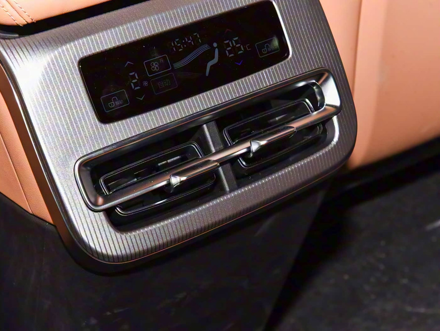 BYD Han L DM-i 200KM Mid 2025 - 56 BYD Han L DM-i 200KM Mid 2025 - 56 | bex-auto.md