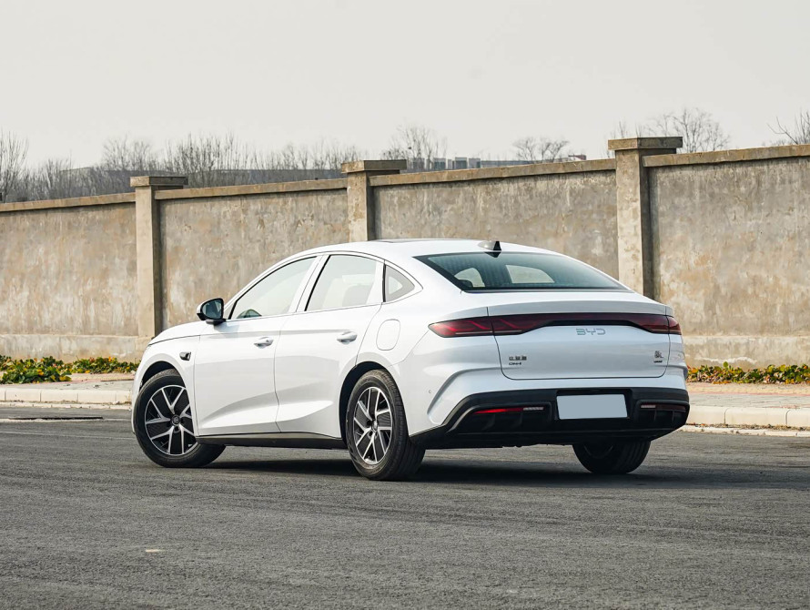 BYD Qin L DM-i Basic+ 2025 - 6 BYD Qin L DM-i Basic+ 2025 - 6 | bex-auto.md