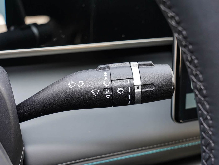 BYD Qin L DM-i Basic+ 2025 - 26 BYD Qin L DM-i Basic+ 2025 - 26 | bex-auto.md