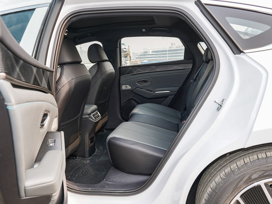 BYD Qin L DM-i Basic+ 2025 - 48 BYD Qin L DM-i Basic+ 2025 - 48 | bex-auto.md