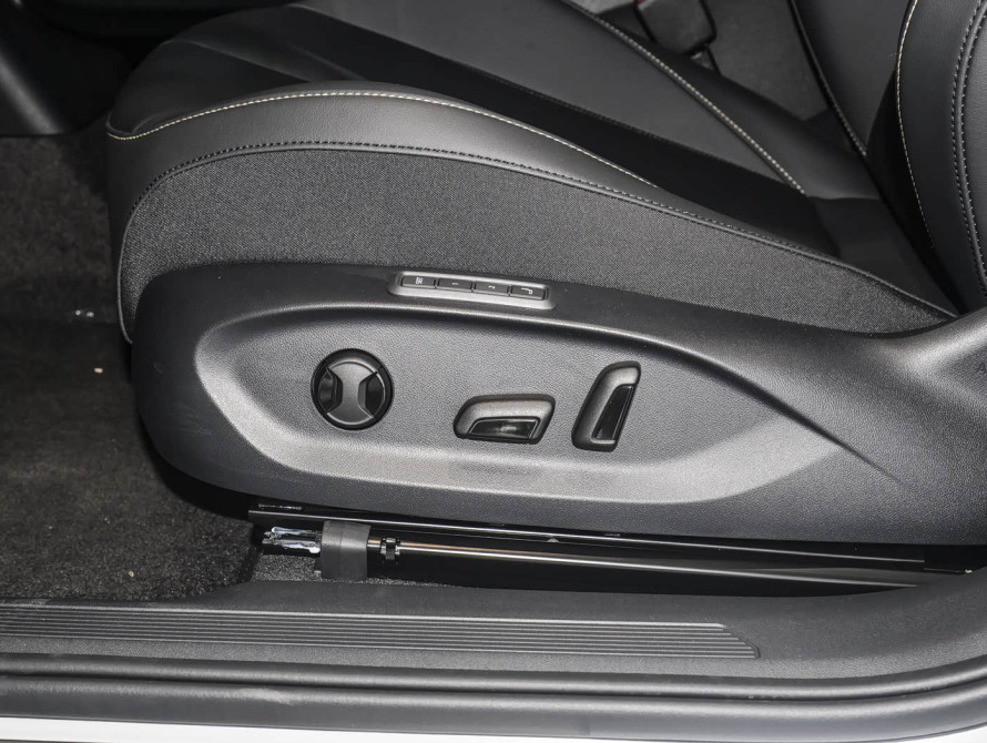 Volkswagen ID.Unyx Pre-Top 2025 - 11 Volkswagen ID.Unyx Pre-Top 2025 - 11 | bex-auto.md