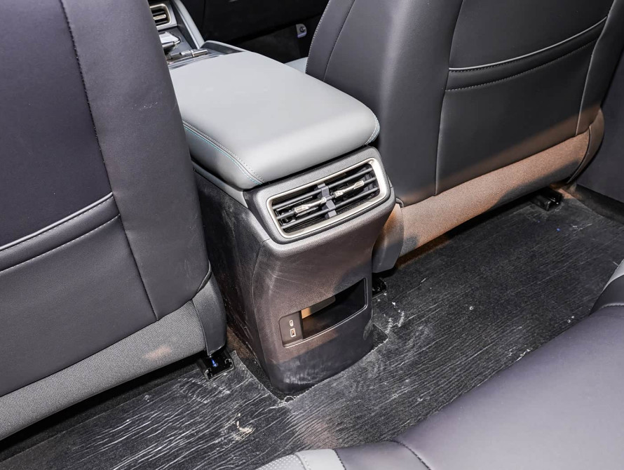 BYD Qin L DM-i Basic+ 2025 - 50 BYD Qin L DM-i Basic+ 2025 - 50 | bex-auto.md