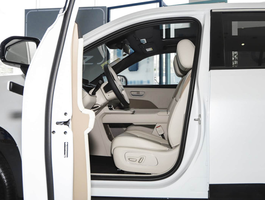 Toyota bZ3X Mid+ 2025 - 14 Toyota bZ3X Mid+ 2025 - 14 | bex-auto.md