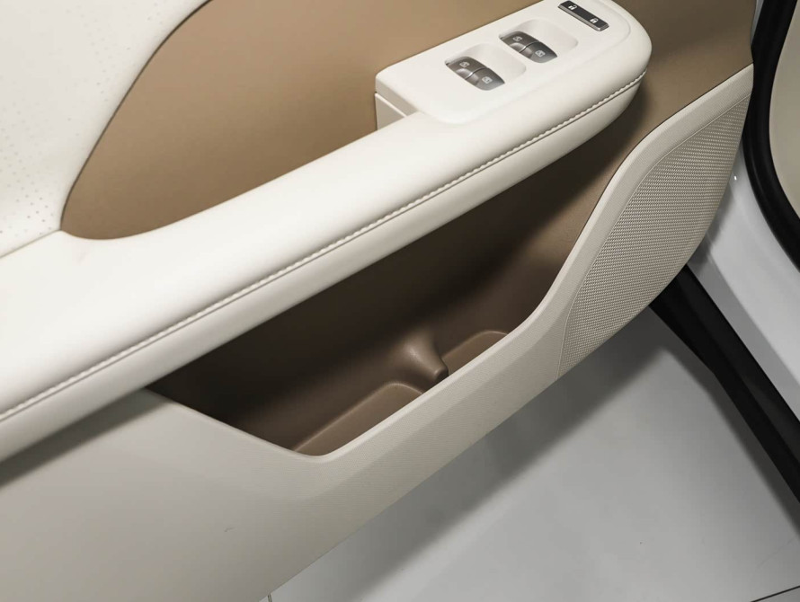 Toyota bZ3X Mid+ 2025 - 9 Toyota bZ3X Mid+ 2025 - 9 | bex-auto.md