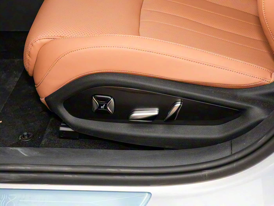 BYD Han L DM-i 200KM Basic 2025 - 12 BYD Han L DM-i 200KM Basic 2025 - 12 | bex-auto.md