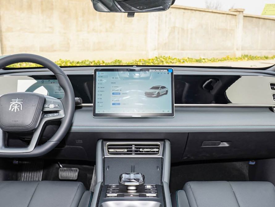 BYD Qin L DM-i Basic+ 2025 - 19 BYD Qin L DM-i Basic+ 2025 - 19 | bex-auto.md