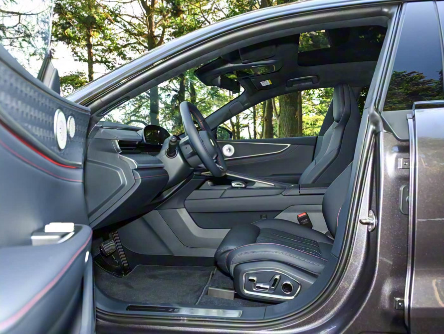 Zeekr 001 Top 2026 - 16 Zeekr 001 Top 2026 - 16 | bex-auto.md