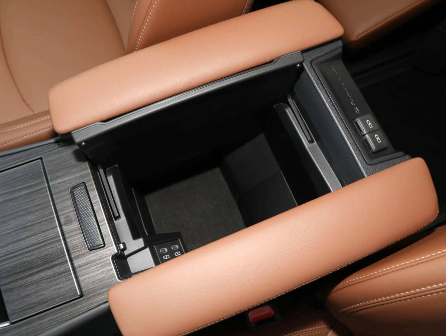 Toyota Granvia Top 2026 - 38 Toyota Granvia Top 2026 - 38 | bex-auto.md