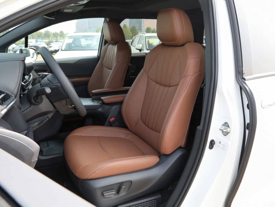 Toyota Granvia Top 2026 - 12 Toyota Granvia Top 2026 - 12 | bex-auto.md