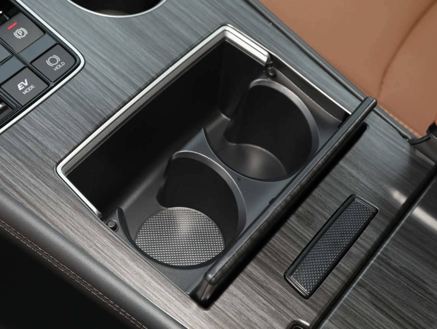 Toyota Granvia Top 2026 - 36 Toyota Granvia Top 2026 - 36 | bex-auto.md