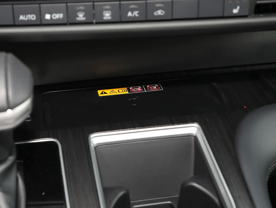 Toyota Granvia Top 2026 - 34 Toyota Granvia Top 2026 - 34 | bex-auto.md