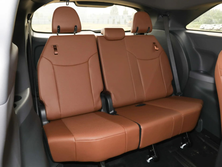 Toyota Granvia Top 2026 - 46 Toyota Granvia Top 2026 - 46 | bex-auto.md