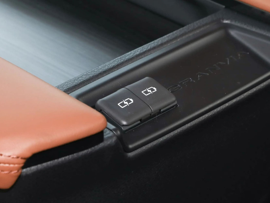 Toyota Granvia Top 2026 - 43 Toyota Granvia Top 2026 - 43 | bex-auto.md