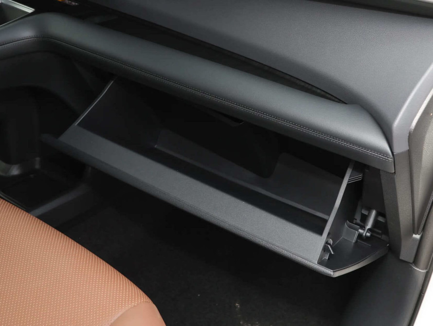 Toyota Granvia Top 2026 - 39 Toyota Granvia Top 2026 - 39 | bex-auto.md