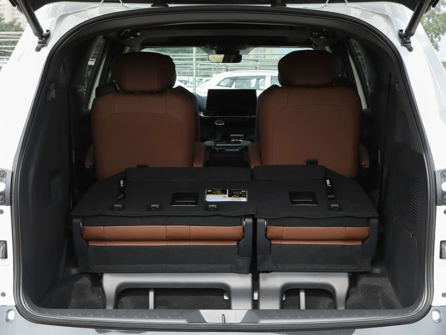 Toyota Granvia Top 2026 - 52 Toyota Granvia Top 2026 - 52 | bex-auto.md