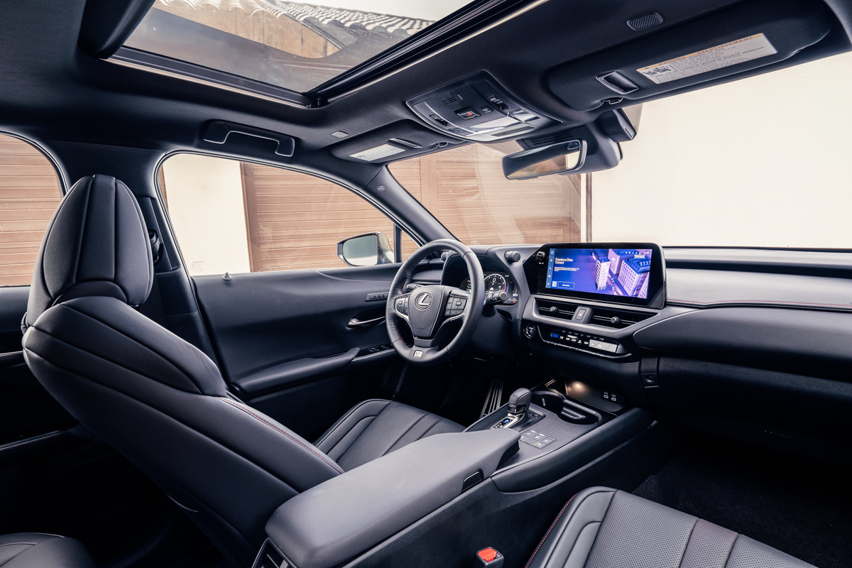 Обновлённый Lexus UX 2026: новые цвета, доработанное оснащение и уточнённые цены - 2 | bex-auto.md Обновлённый Lexus UX 2026: новые цвета, доработанное оснащение и уточнённые цены - 2 | bex-auto.md