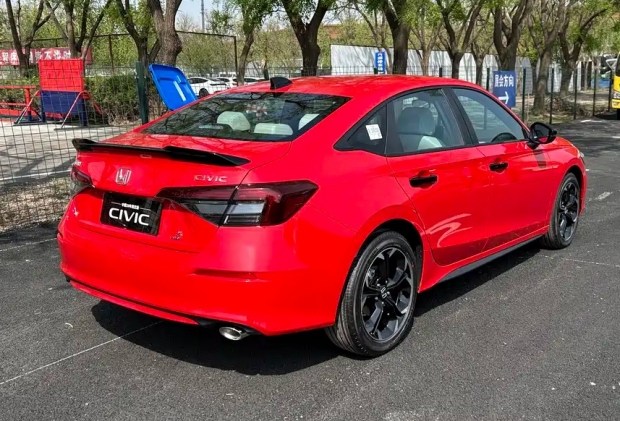 Honda Civic aniversar a fost prezentat în China: un sedan accesibil cu motor puternic și un preț de aproximativ 15 700 $. - 2 | bex-auto.md